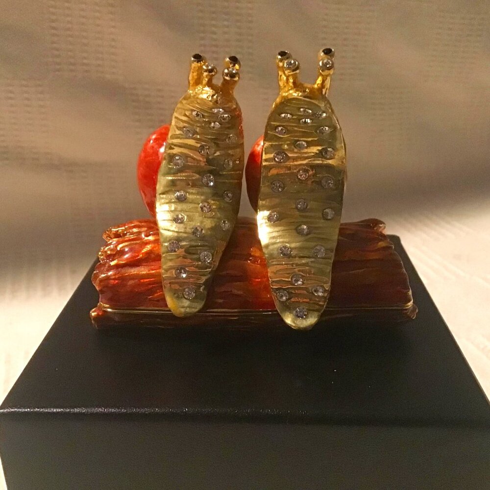 Snails Sitting on a Log Trinket Box SN2340 Keren Kopal Handmade new
